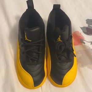 Air Jordan retro 12 'University Gold'